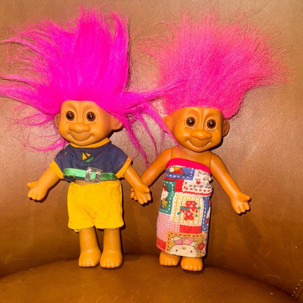 Pair of Vintage RUSS TROLL DOLLS movable legs and arms pink hair with clothing